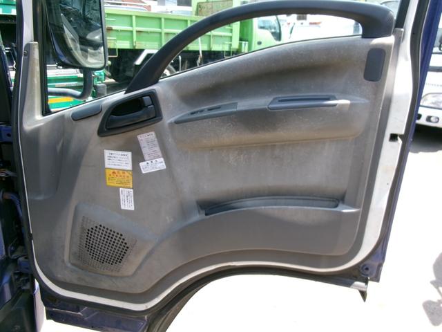 エルフトラック ３トン　巻き込み　ダンプ排出　塵芥車　３ｔ積　新明和製巻込ダンプ式パッカー車５．１立米　３．０Ｌディーゼルターボ　フロア６速ＭＴ（46枚目）