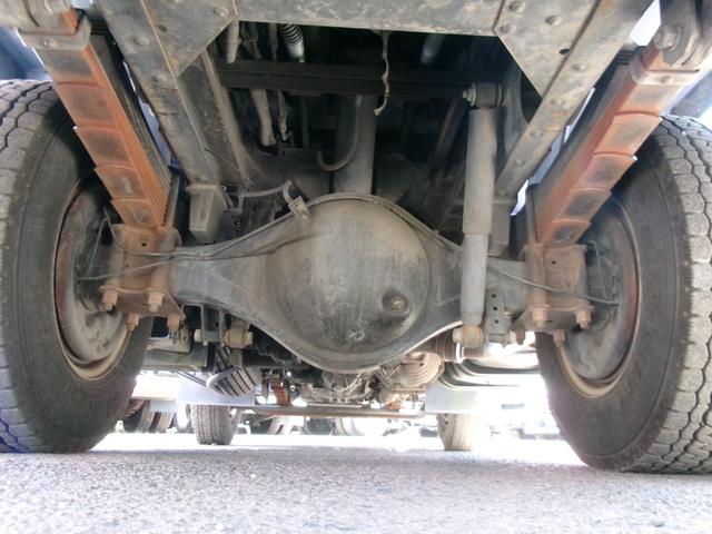 エルフトラック ３トン　巻き込み　ダンプ排出　塵芥車　３ｔ積　新明和製巻込ダンプ式パッカー車５．１立米　３．０Ｌディーゼルターボ　フロア６速ＭＴ（66枚目）