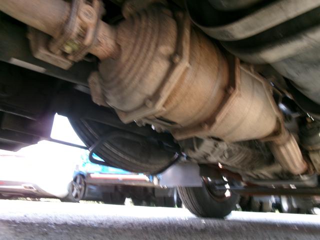 エルフトラック ３トン　巻き込み　ダンプ排出　塵芥車　３ｔ積　新明和製巻込ダンプ式パッカー車５．１立米　３．０Ｌディーゼルターボ　フロア６速ＭＴ（67枚目）