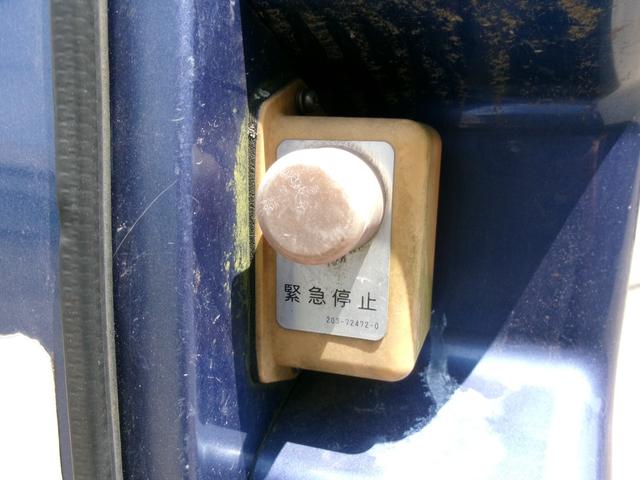 エルフトラック ３トン　巻き込み　ダンプ排出　塵芥車　３ｔ積　新明和製巻込ダンプ式パッカー車５．１立米　３．０Ｌディーゼルターボ　フロア６速ＭＴ（76枚目）