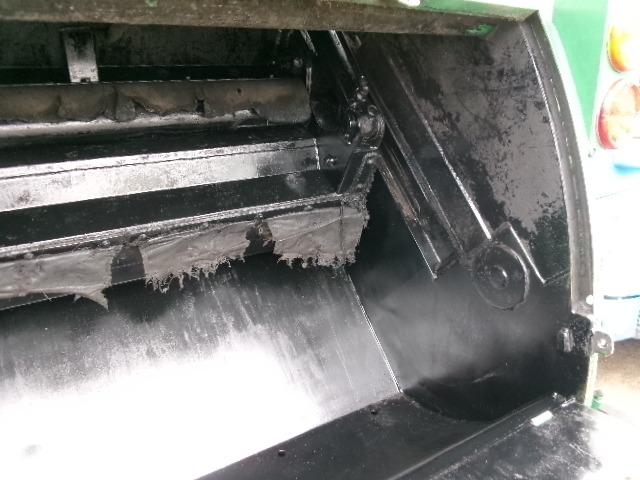 エルフトラック 2t積 極東製プレスパッカー車4.3立米 3.0Lディーゼルターボ フロア6速MT 連続スイッチ バックモニター付(12枚目)