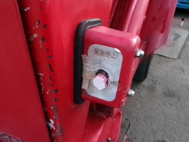 タイタントラック 2t積 富士車輌製プレスパッカー車4.2立米 3.0Lディーゼルターボ フロア6速MT バックモニター 連続スイッチ付 いすゞエルフOEM(68枚目)