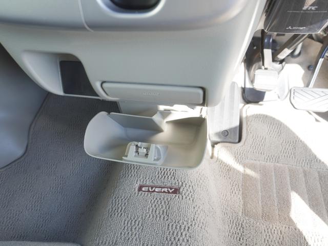 エブリイワゴン ＰＺターボ　ＥＴＣ　バックカメラ　両側スライド・片側電動　ナビ　ＴＶ　衝突被害軽減システム　オートライト　ＨＩＤ　スマートキー　ＡＴ　盗難防止システム　ＡＢＳ　ＥＳＣ　ＣＤ　ＵＳＢ　ミュージックプレイヤー接続可（46枚目）