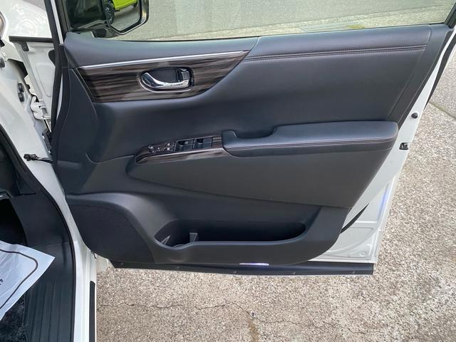 エルグランド 250ハイウェイスターS アーバンクロム 後期グリル 後期ヘッドライトモール TEIN車高調 後席モニター両側パワースライドドア アラウンドビューモニター(16枚目)