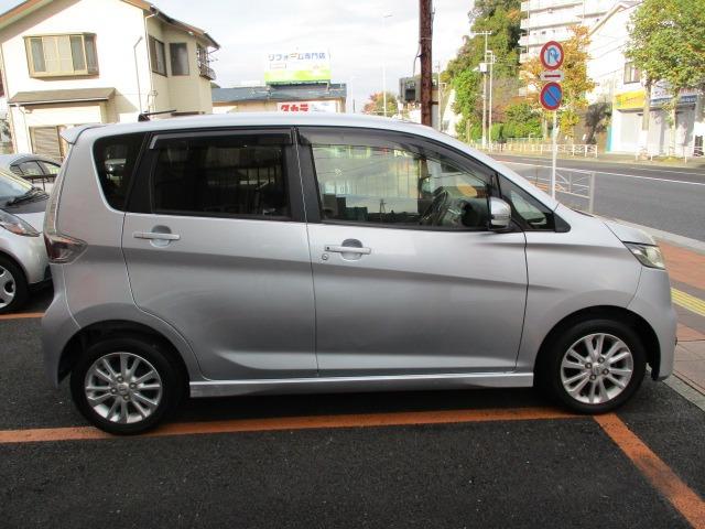 デイズ ハイウェイスター　Ｘ　純正ナビ　地デジ　バックカメラ　ＨＩＤライト　アイドリングストップ　スマートキー（5枚目）