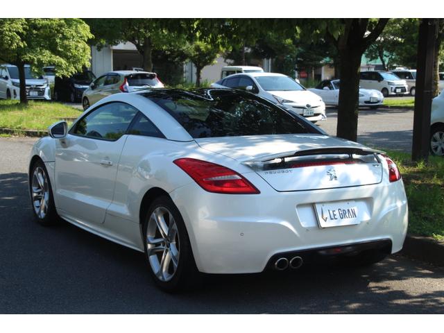 ＲＣＺ ベースグレード　ＡＣコンプレッサー交換　黒革　メモリーパワーシート　シートヒーター　１８ｉｎＡＷ　バックソナー　ルーフライニング張替済　電動リアスポ　ＭＴモード　キーレス　電格ミラー　クルーズコントロール（3枚目）