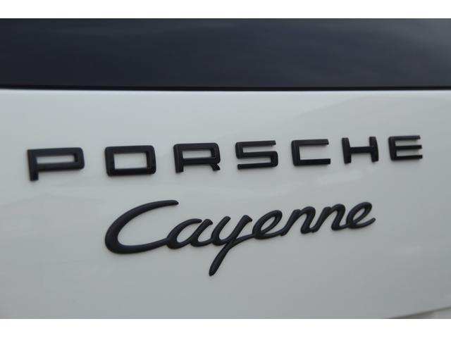 カイエン ベースグレード　社外エアロＦ・Ｒ／サンルーフ／ベージュレザー／ナビ／ＴＶ／パワーシート／バックカメラ／シートヒーター／ＥＴＣ／パドルシフト／２２ｉｎＡＷ／キーレス／ＨＩＤ／社外レーダー／クリアランスソナー（57枚目）
