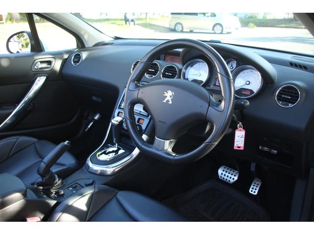 ３０８ ＣＣ　グリフ　ナビフルＴＶ／黒革シート／メモリーパワーシート／シートヒーター／フル電動オープン／ネックウォーマー／ＥＴＣ／ＨＩＤ／クルコン／オートライト／キーレス／電動格納ミラー／ＭＴモード（8枚目）