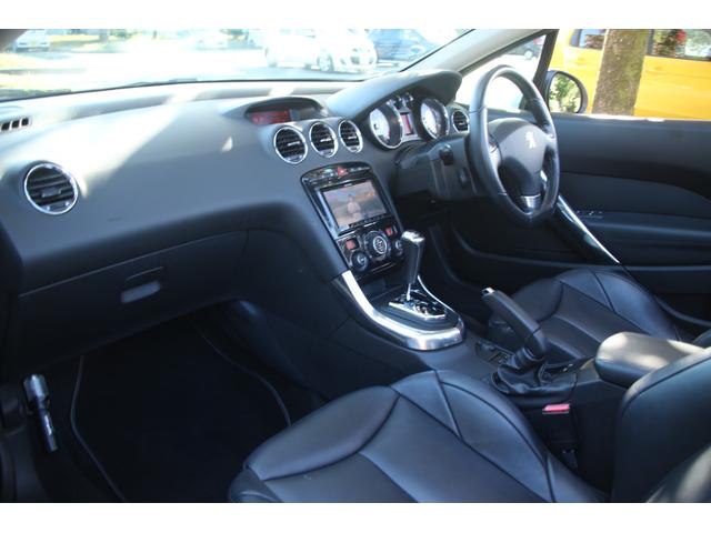 ３０８ ＣＣ　グリフ　ナビフルＴＶ／黒革シート／メモリーパワーシート／シートヒーター／フル電動オープン／ネックウォーマー／ＥＴＣ／ＨＩＤ／クルコン／オートライト／キーレス／電動格納ミラー／ＭＴモード（11枚目）