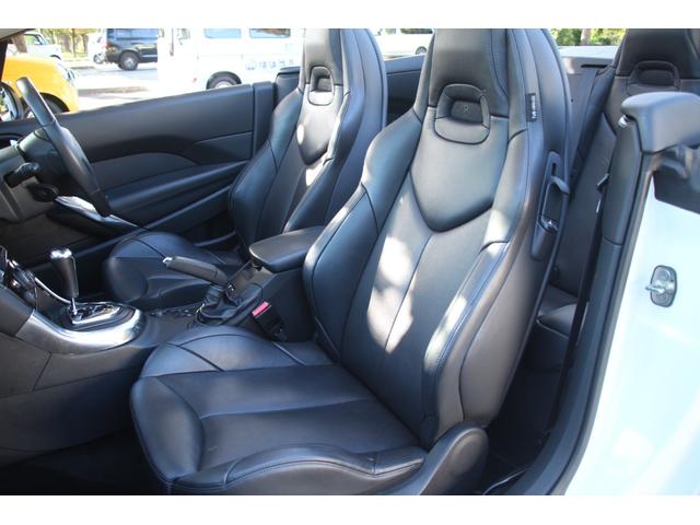 ３０８ ＣＣ　グリフ　ナビフルＴＶ／黒革シート／メモリーパワーシート／シートヒーター／フル電動オープン／ネックウォーマー／ＥＴＣ／ＨＩＤ／クルコン／オートライト／キーレス／電動格納ミラー／ＭＴモード（12枚目）