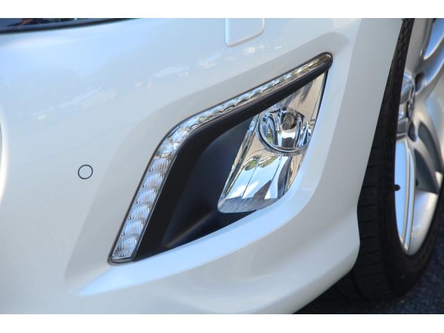 ３０８ ＣＣ　グリフ　ナビフルＴＶ／黒革シート／メモリーパワーシート／シートヒーター／フル電動オープン／ネックウォーマー／ＥＴＣ／ＨＩＤ／クルコン／オートライト／キーレス／電動格納ミラー／ＭＴモード（34枚目）