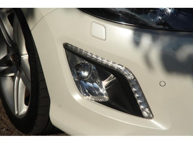 ３０８ ＣＣ　グリフ　ナビフルＴＶ／黒革シート／メモリーパワーシート／シートヒーター／フル電動オープン／ネックウォーマー／ＥＴＣ／ＨＩＤ／クルコン／オートライト／キーレス／電動格納ミラー／ＭＴモード（35枚目）