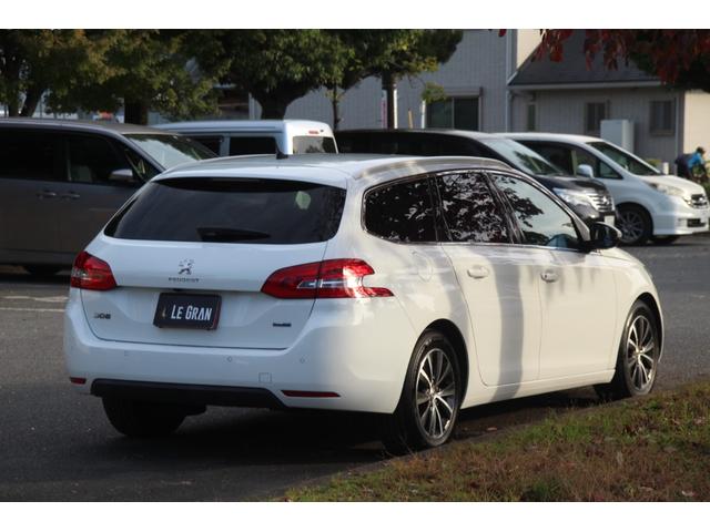 308 SW アリュール ブルーHDi AA評価4.5点/記録簿/ナビ/フルTV/バックカメラ/スマートキー/スペアキー/電動パーキング/プッシュスタート/クリアランスソナー/MTモード/パドルシフト/ETC/クルコン(4枚目)