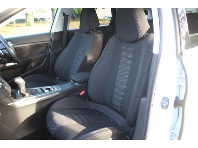 308 SW アリュール ブルーHDi AA評価4.5点/記録簿/ナビ/フルTV/バックカメラ/スマートキー/スペアキー/電動パーキング/プッシュスタート/クリアランスソナー/MTモード/パドルシフト/ETC/クルコン(13枚目)