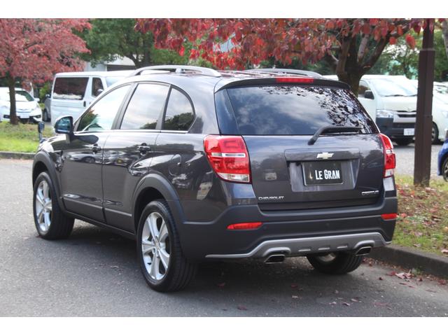 シボレーキャプティバ アクティブライフ エディション 30台限定車/フリップダウンモニター/ドラレコ/ナビ/フルTV/バックモニター/ツートンハーフレザー/モール塗装/ペイントグリル/キーレス/パワーシート/3列シート/電動パーキング/Bluetooth(3枚目)