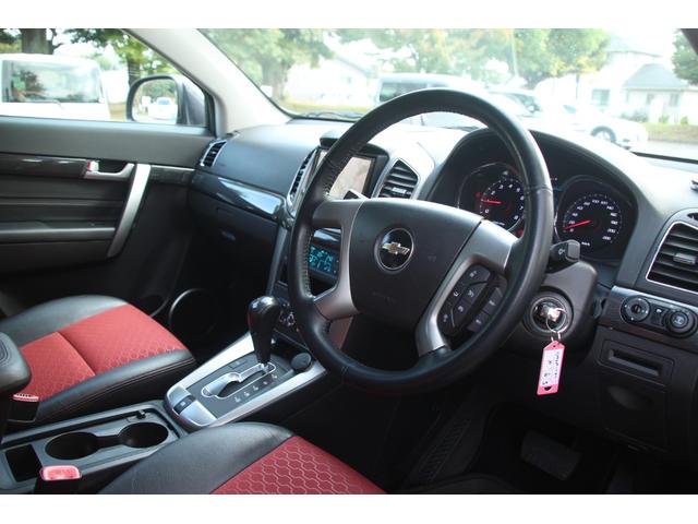 シボレーキャプティバ アクティブライフ エディション 30台限定車/フリップダウンモニター/ドラレコ/ナビ/フルTV/バックモニター/ツートンハーフレザー/モール塗装/ペイントグリル/キーレス/パワーシート/3列シート/電動パーキング/Bluetooth(8枚目)