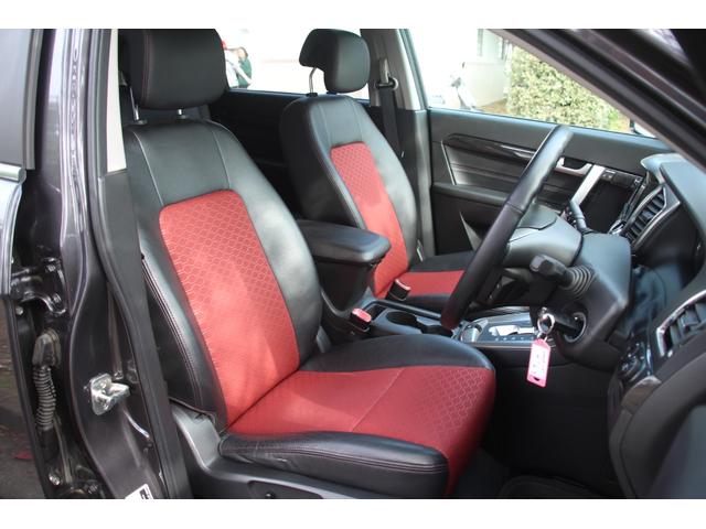 シボレーキャプティバ アクティブライフ エディション 30台限定車/フリップダウンモニター/ドラレコ/ナビ/フルTV/バックモニター/ツートンハーフレザー/モール塗装/ペイントグリル/キーレス/パワーシート/3列シート/電動パーキング/Bluetooth(9枚目)