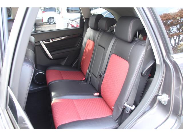 シボレーキャプティバ アクティブライフ エディション 30台限定車/フリップダウンモニター/ドラレコ/ナビ/フルTV/バックモニター/ツートンハーフレザー/モール塗装/ペイントグリル/キーレス/パワーシート/3列シート/電動パーキング/Bluetooth(15枚目)