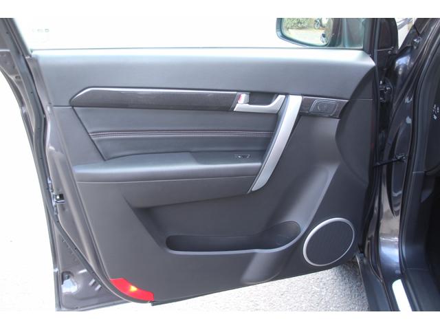 シボレーキャプティバ アクティブライフ エディション 30台限定車/フリップダウンモニター/ドラレコ/ナビ/フルTV/バックモニター/ツートンハーフレザー/モール塗装/ペイントグリル/キーレス/パワーシート/3列シート/電動パーキング/Bluetooth(36枚目)