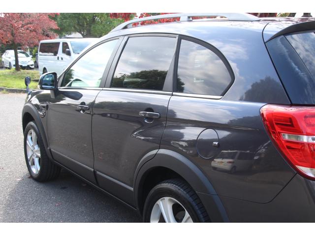 シボレーキャプティバ アクティブライフ エディション 30台限定車/フリップダウンモニター/ドラレコ/ナビ/フルTV/バックモニター/ツートンハーフレザー/モール塗装/ペイントグリル/キーレス/パワーシート/3列シート/電動パーキング/Bluetooth(58枚目)