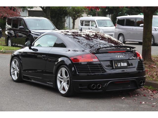 ＴＴクーペ ２．０ＴＦＳＩ　ＡＡ評価４．５点／社外フルエアロ／４本出しマフラー／ローダウン／社外ヘッドライト／エアクリ／ナビ／パドルシフト／ＨＩＤ／ＥＴＣ／キーレス／ＭＴモード／電動リアスポ（4枚目）