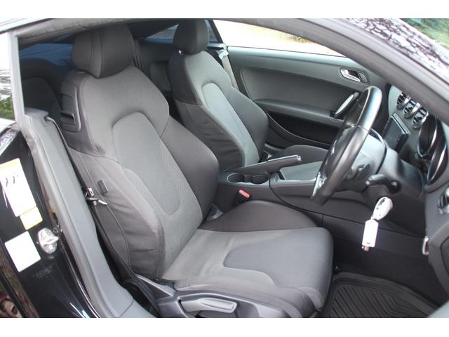 ＴＴクーペ ２．０ＴＦＳＩ　ＡＡ評価４．５点／社外フルエアロ／４本出しマフラー／ローダウン／社外ヘッドライト／エアクリ／ナビ／パドルシフト／ＨＩＤ／ＥＴＣ／キーレス／ＭＴモード／電動リアスポ（9枚目）