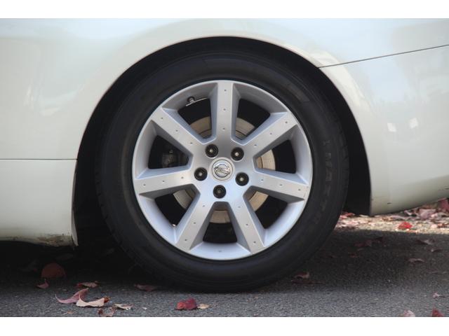 フェアレディＺ バージョンＴ　社外マフラー／黒革／電動シート／ナビ／シートヒーター／ＭＴモード／リアスポ／タワーバー／ＥＴＣ（7枚目）