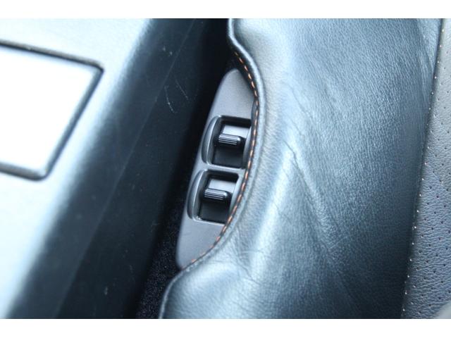 フェアレディＺ バージョンＴ　社外マフラー／黒革／電動シート／ナビ／シートヒーター／ＭＴモード／リアスポ／タワーバー／ＥＴＣ（26枚目）