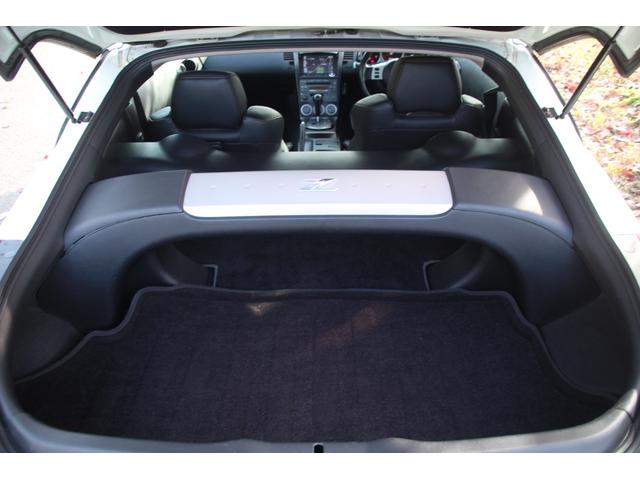 フェアレディＺ バージョンＴ　社外マフラー／黒革／電動シート／ナビ／シートヒーター／ＭＴモード／リアスポ／タワーバー／ＥＴＣ（30枚目）