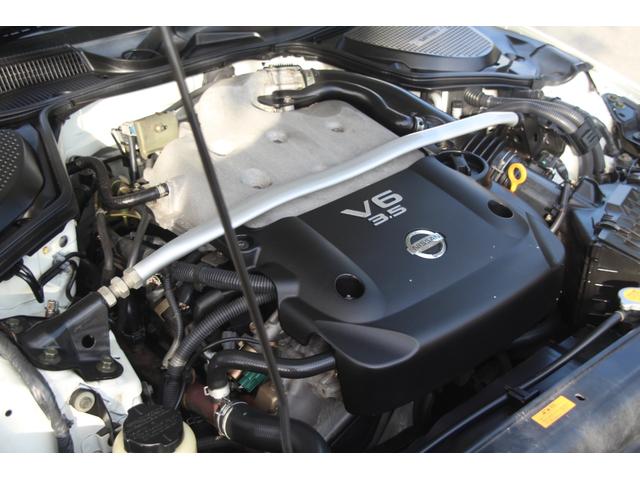 フェアレディＺ バージョンＴ　社外マフラー／黒革／電動シート／ナビ／シートヒーター／ＭＴモード／リアスポ／タワーバー／ＥＴＣ（31枚目）