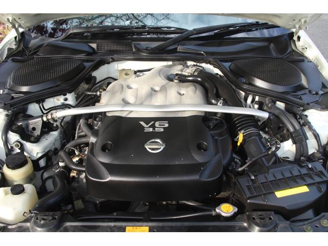 フェアレディＺ バージョンＴ　社外マフラー／黒革／電動シート／ナビ／シートヒーター／ＭＴモード／リアスポ／タワーバー／ＥＴＣ（32枚目）