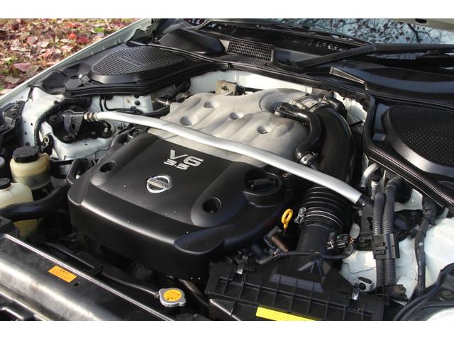 フェアレディＺ バージョンＴ　社外マフラー／黒革／電動シート／ナビ／シートヒーター／ＭＴモード／リアスポ／タワーバー／ＥＴＣ（33枚目）