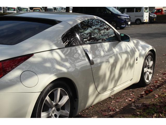 フェアレディＺ バージョンＴ　社外マフラー／黒革／電動シート／ナビ／シートヒーター／ＭＴモード／リアスポ／タワーバー／ＥＴＣ（43枚目）