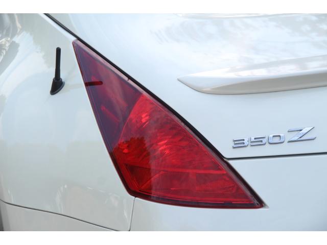 フェアレディＺ バージョンＴ　社外マフラー／黒革／電動シート／ナビ／シートヒーター／ＭＴモード／リアスポ／タワーバー／ＥＴＣ（45枚目）