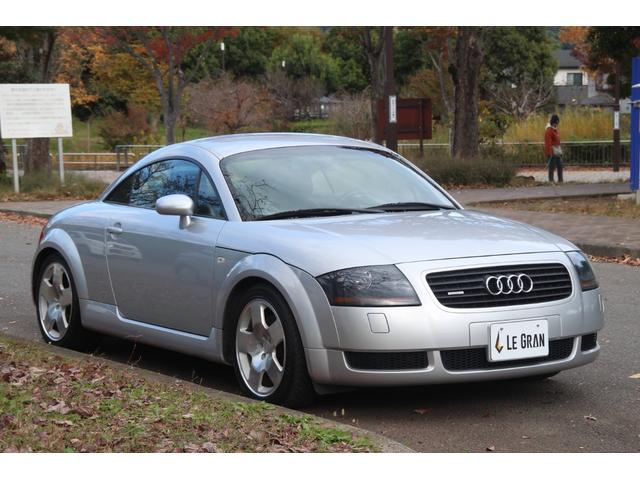 TTクーペ 1.8Tクワトロ 左H/6速MT/社外オーディオ/スピーカー/キーレス/スペアキー/ハーフレザーシート/シートヒーター/(2枚目)