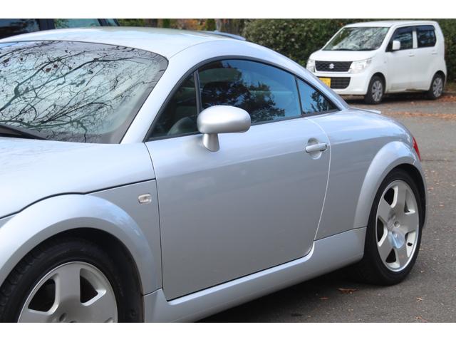 TTクーペ 1.8Tクワトロ 左H/6速MT/社外オーディオ/スピーカー/キーレス/スペアキー/ハーフレザーシート/シートヒーター/(30枚目)