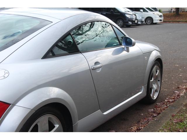 TTクーペ 1.8Tクワトロ 左H/6速MT/社外オーディオ/スピーカー/キーレス/スペアキー/ハーフレザーシート/シートヒーター/(34枚目)