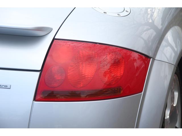 TTクーペ 1.8Tクワトロ 左H/6速MT/社外オーディオ/スピーカー/キーレス/スペアキー/ハーフレザーシート/シートヒーター/(35枚目)