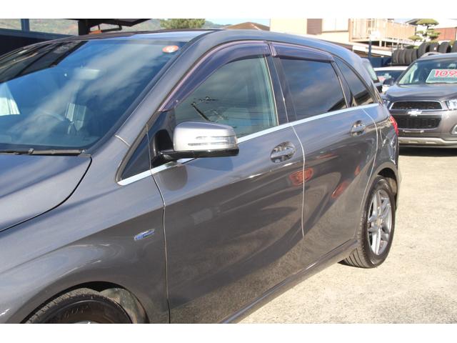 Ｂクラス Ｂ１８０　ブルーエフィシェンシー　ナビＴＶ／Ｂｌｕｅｔｏｏｔｈ／キーレス／スペアキー／電動パーキングブレーキ／バックカメラ／ハーフレザーシート／オートライト／ＨＩＤ／パドルシフト／電動格納ミラー（35枚目）