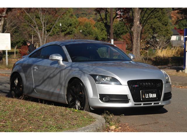 ＴＴクーペ ２．０ＴＦＳＩ　社外マフラー／グリル／１８ｉｎＡＷ／レッドレザー／ＥＴＣ／デジタルインナーミラー／ナビ／レーダー探知／パドルシフト／ＭＴモード／オートライト／ＨＩＤ／ルーフライニング張替済（2枚目）