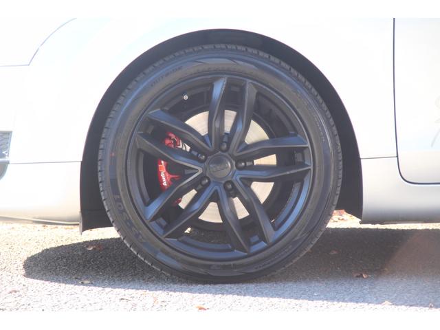 ＴＴクーペ ２．０ＴＦＳＩ　社外マフラー／グリル／１８ｉｎＡＷ／レッドレザー／ＥＴＣ／デジタルインナーミラー／ナビ／レーダー探知／パドルシフト／ＭＴモード／オートライト／ＨＩＤ／ルーフライニング張替済（6枚目）