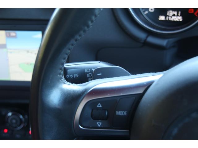 ＴＴクーペ ２．０ＴＦＳＩ　社外マフラー／グリル／１８ｉｎＡＷ／レッドレザー／ＥＴＣ／デジタルインナーミラー／ナビ／レーダー探知／パドルシフト／ＭＴモード／オートライト／ＨＩＤ／ルーフライニング張替済（17枚目）