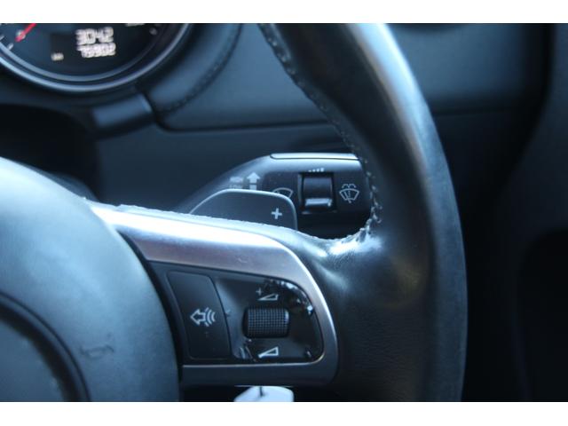 ＴＴクーペ ２．０ＴＦＳＩ　社外マフラー／グリル／１８ｉｎＡＷ／レッドレザー／ＥＴＣ／デジタルインナーミラー／ナビ／レーダー探知／パドルシフト／ＭＴモード／オートライト／ＨＩＤ／ルーフライニング張替済（18枚目）