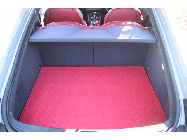 ＴＴクーペ ２．０ＴＦＳＩ　社外マフラー／グリル／１８ｉｎＡＷ／レッドレザー／ＥＴＣ／デジタルインナーミラー／ナビ／レーダー探知／パドルシフト／ＭＴモード／オートライト／ＨＩＤ／ルーフライニング張替済（24枚目）