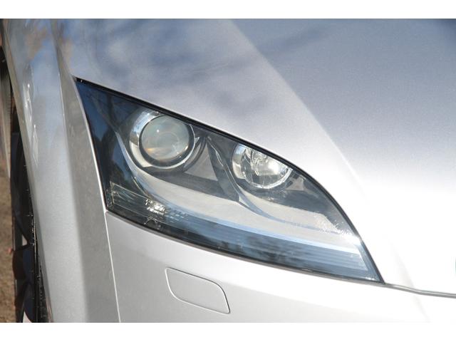 ＴＴクーペ ２．０ＴＦＳＩ　社外マフラー／グリル／１８ｉｎＡＷ／レッドレザー／ＥＴＣ／デジタルインナーミラー／ナビ／レーダー探知／パドルシフト／ＭＴモード／オートライト／ＨＩＤ／ルーフライニング張替済（33枚目）