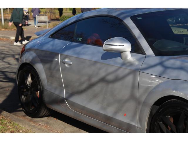 ＴＴクーペ ２．０ＴＦＳＩ　社外マフラー／グリル／１８ｉｎＡＷ／レッドレザー／ＥＴＣ／デジタルインナーミラー／ナビ／レーダー探知／パドルシフト／ＭＴモード／オートライト／ＨＩＤ／ルーフライニング張替済（36枚目）