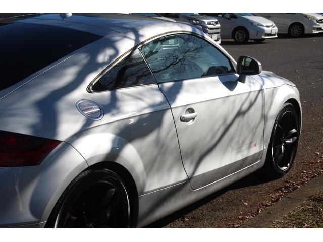 ＴＴクーペ ２．０ＴＦＳＩ　社外マフラー／グリル／１８ｉｎＡＷ／レッドレザー／ＥＴＣ／デジタルインナーミラー／ナビ／レーダー探知／パドルシフト／ＭＴモード／オートライト／ＨＩＤ／ルーフライニング張替済（40枚目）