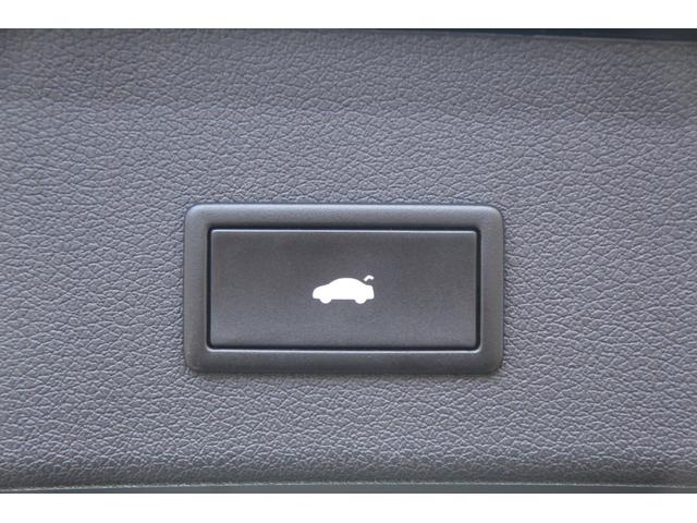 Ｑ５ 　ペイントグリル・下回りモール／ナビ／フルＴＶ／ルーフライニング張替済／ＥＴＣ／ＨＩＤ／電動リアゲート／サイドカメラ／ダブルエアコン／オートライト／パドルシフト／スマートキー／パワーシート／シートメモリ（12枚目）