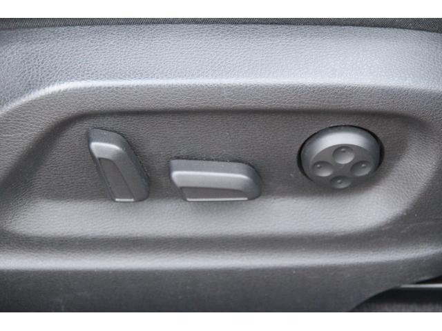 Ｑ５ 　ペイントグリル・下回りモール／ナビ／フルＴＶ／ルーフライニング張替済／ＥＴＣ／ＨＩＤ／電動リアゲート／サイドカメラ／ダブルエアコン／オートライト／パドルシフト／スマートキー／パワーシート／シートメモリ（16枚目）