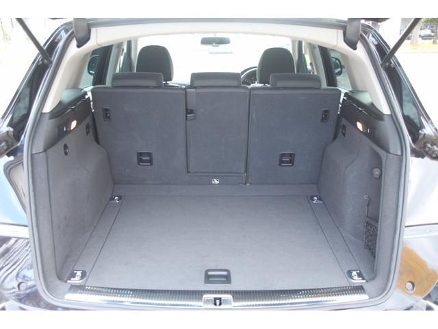 Ｑ５ 　ペイントグリル・下回りモール／ナビ／フルＴＶ／ルーフライニング張替済／ＥＴＣ／ＨＩＤ／電動リアゲート／サイドカメラ／ダブルエアコン／オートライト／パドルシフト／スマートキー／パワーシート／シートメモリ（62枚目）